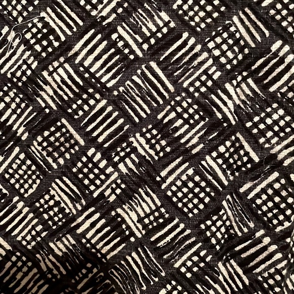 Anthropologie Patterned Cropped Pants - size 12 - Picture 3 of 6